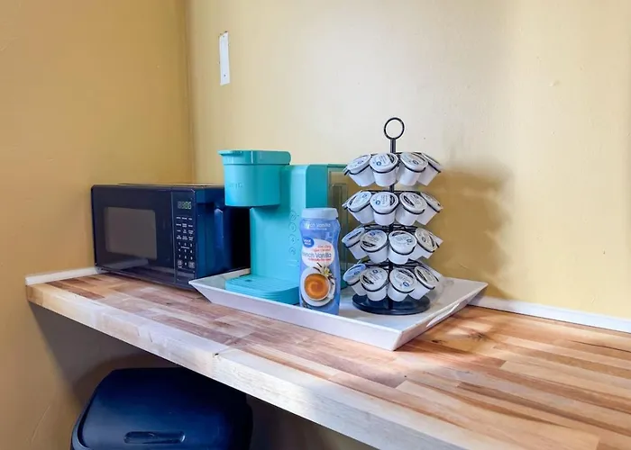 Sleeps 8 2 Full With 3 Beds And Parking Apartment Pittsburgh