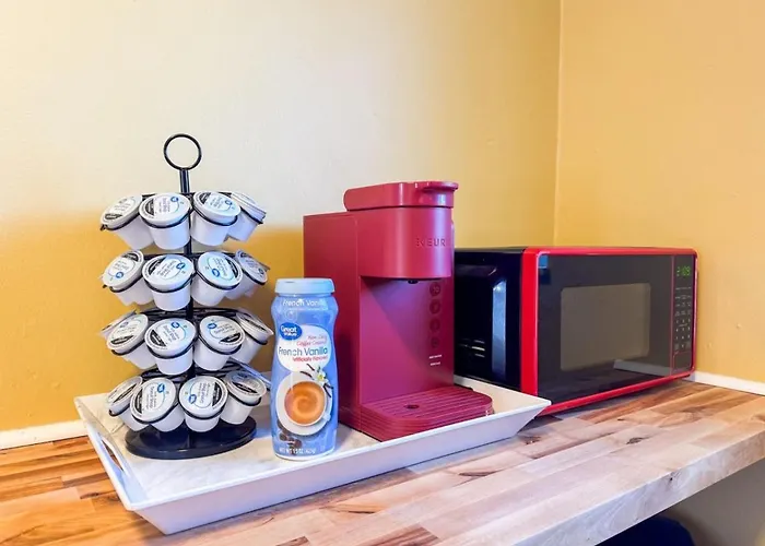 Apartment Sleeps 8 2 Full With 3 Beds And Parking Pittsburgh